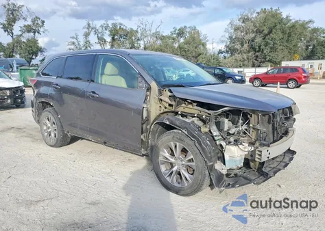 2015 Toyota Highlander Le z USA, uszkodzony, nr VIN 5TDZKRFH4FS092366